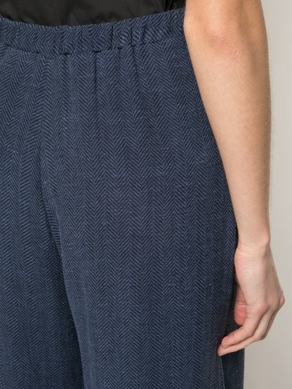 shop Dusan  Pantaloni: Pantalone Dusan, cavallo basso, vita regolare, zip e bottone a chiusura, tasche laterali, modello morbido.

Composizione: 100% lino. number 1490