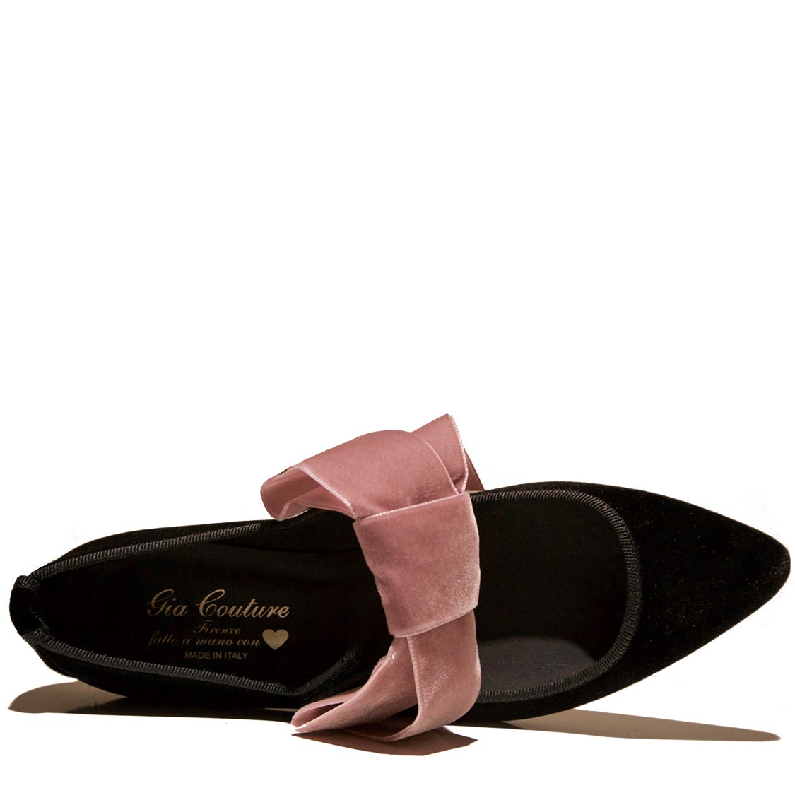 shop Gia Couture Saldi Scarpe: Ballerina Gia Couture, in velluto nero, a punta, con fiocco rosa antico a contrasto, chiusura sopra con il velcro, pianta in pelle anatomica.

Composizione: 80% velluto, 20% pelle. number 1006