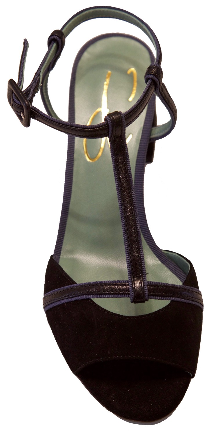 shop Paola D'Arcano Saldi Scarpe: Tacco Paola D'arcano nera, in camoscio, fascia davanti, chiusura alla caviglia con laccino, suola in pelle color acqua.

Composizione: 100% pelle.
Tacco: 5 cm. number 975